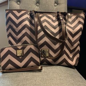 Dooney & Bourke large tote with matching wristlet